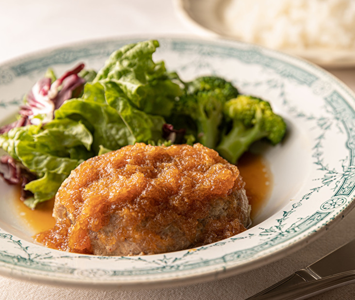 肉汁あふれるジューシーハンバーグ